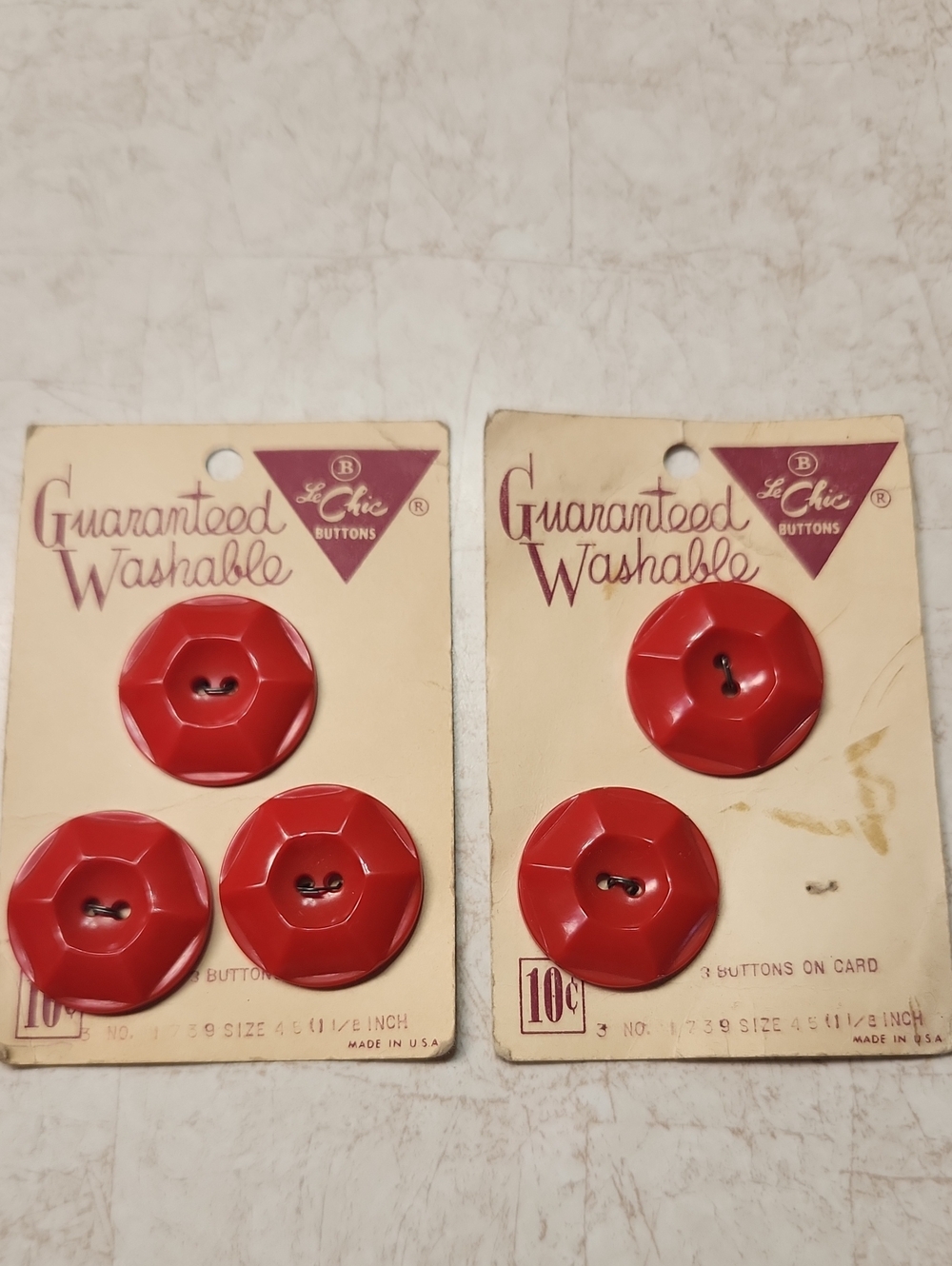 Le Chic Guaranteed Washable Red Vintage Buttons - 5 Buttons